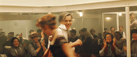 Arme secrète du dragueur : le rire et quelques pas de danse bien maitrisés