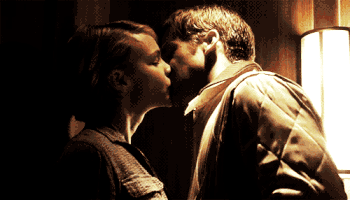 Enfin il lui fait le premier baisé, pour vous ça c'est passé ou ?